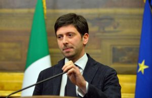 Speranza: "E' necessario non allentare le misure adesso"