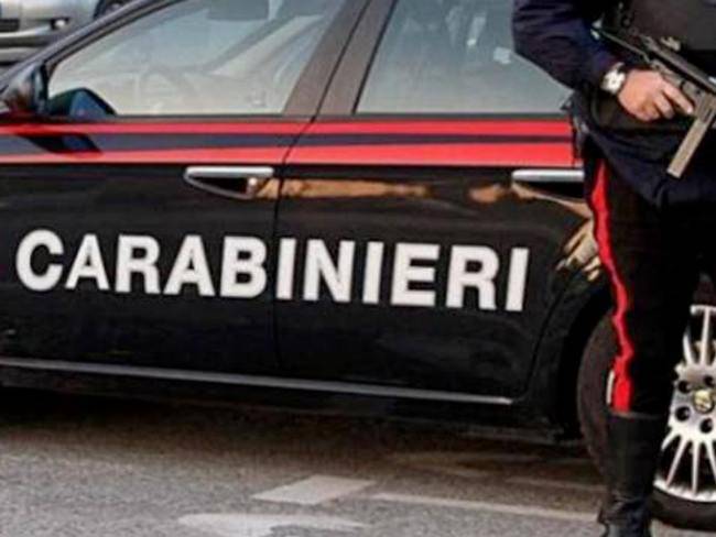 Botte e morsi alla compagna incinta al nono mese: 21enne arrestato