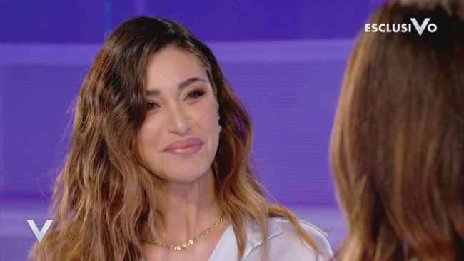 Belen Rodriguez: Pochi hanno notato il dettaglio strano a Verissimo