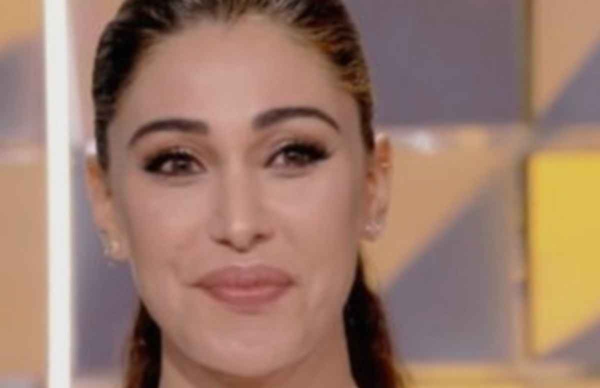 Belen Rodriguez: Pochi hanno notato il dettaglio strano a Verissimo