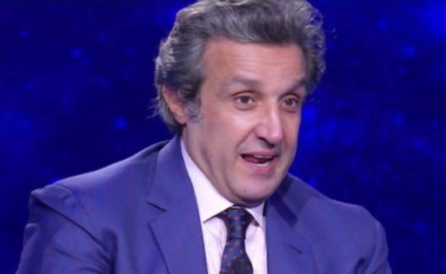 Flavio Insinna, la confessione inaspettata: "Parliamo di altro..."