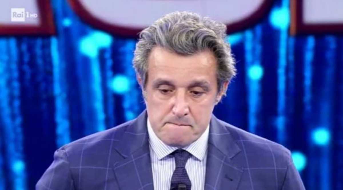 Flavio Insinna commosso confessa: " So bene cosa significa.."