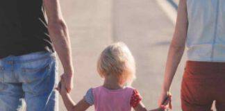 La mamma è troppo sexy e i bambini devono pagarne le conseguenze