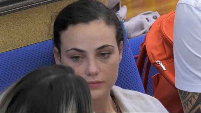 GFVip Rosalinda dopo il bacio con Zenga: ci ripensa e medita il gesto folle