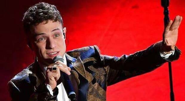 Sanremo 2021, problemi per Irama "Potrebbe ritirarsi dalla gara"