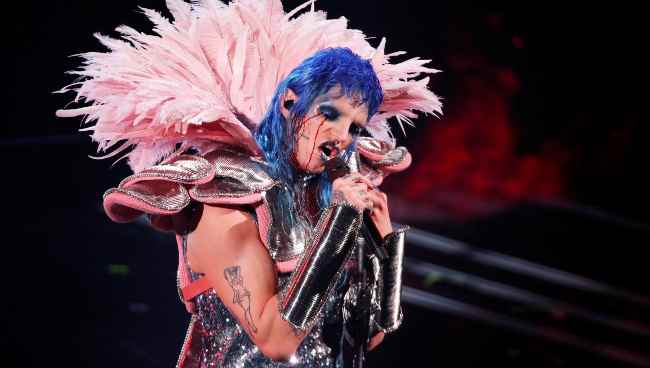 Achille Lauro a Sanremo: Cosa volevano dire le lacrime di sangue che hanno stupito tutti