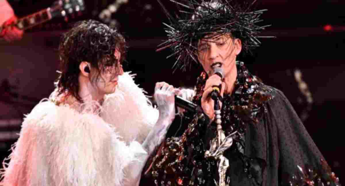 Achille Lauro vestito da sposa, il bacio ed il duetto con Fiorello: Shock a Sanremo