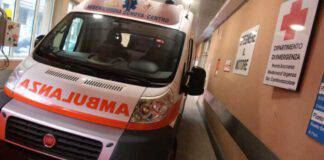 Napoli bimbo cade vivo fili stendini