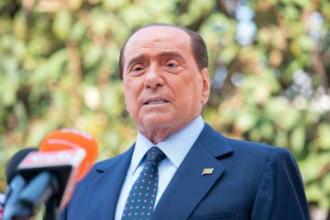 Silvio Berlusconi: avete mai visto Villa Certosa? Scopriamola insieme al suo valore