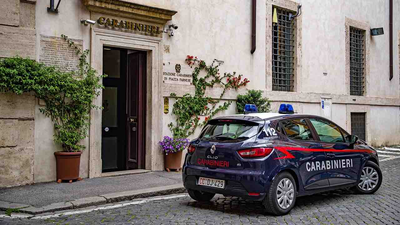 Covid carabinieri auto