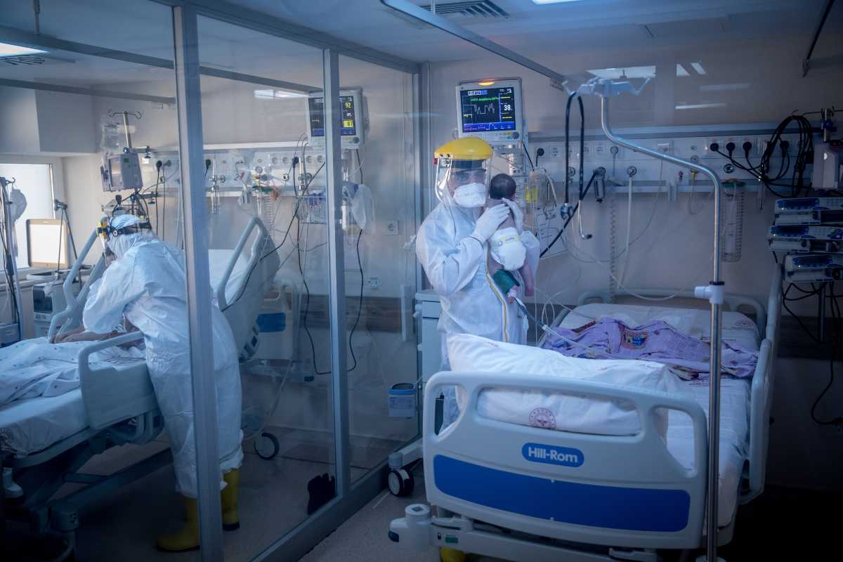 Neonato ustionato, ai genitori erano stati tolti i due figli più grandi