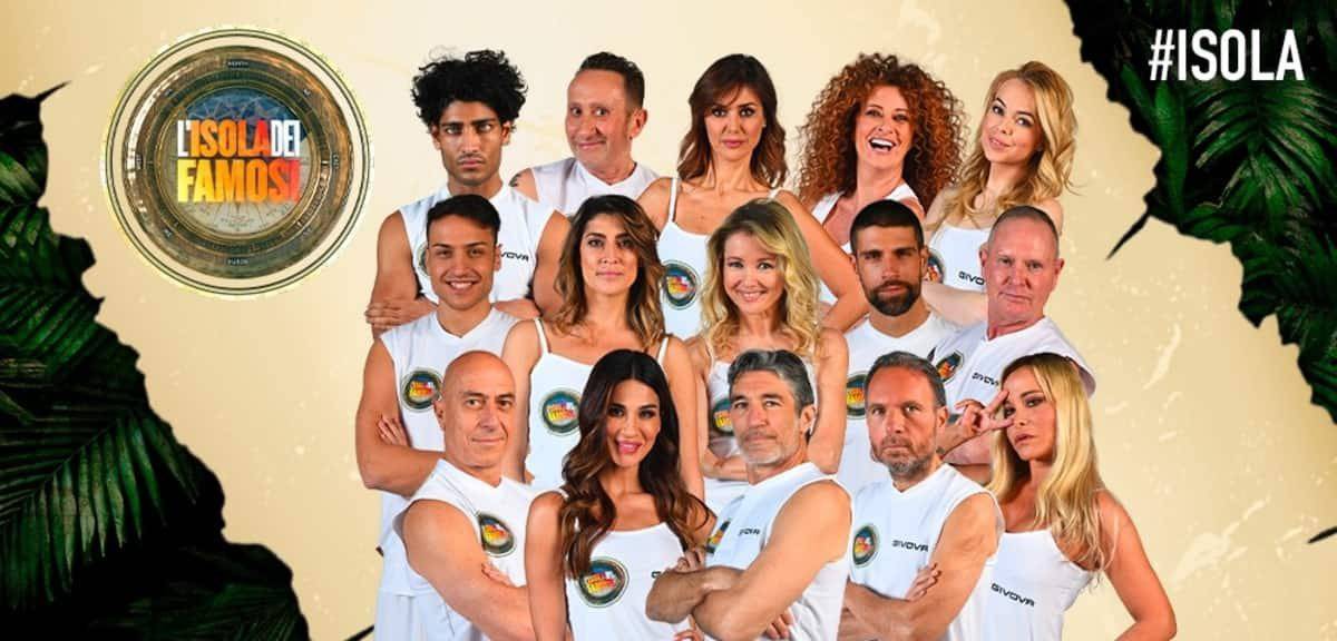 Isola dei famosi: Concorrente squalificato per linguaggio inappropriato? Risponde la produzione