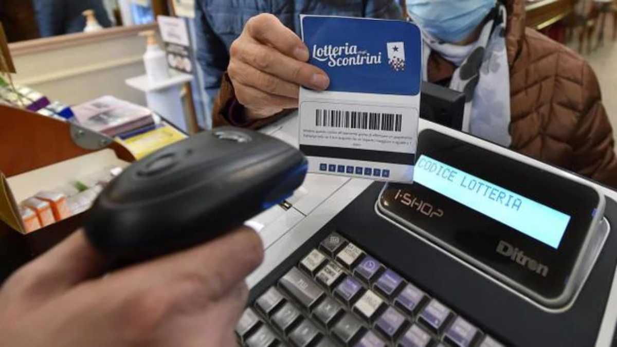 Oggi, alle 13.00, la prima estrazione della Lotteria degli scontrini: come si partecipa e quanto si vince