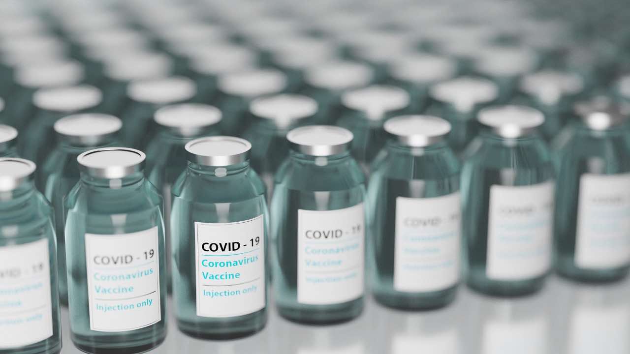 Vaccino Covid muore dopo somministrazione risultato autopsia