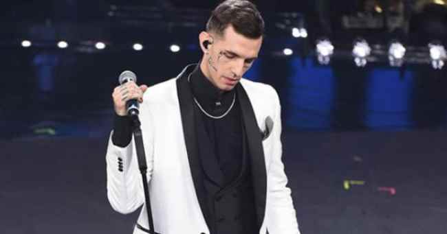 Achille Lauro: per partecipare a Sanremo ha affittato 3 ville!