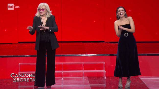 Amanda Lear "battuta" su Serena Rossi e le "donne brutte"