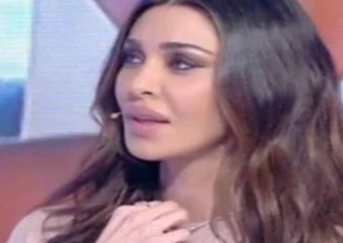 Belen a C'è posta per te si "spaventa": Maria si ferma- Cosa è successo