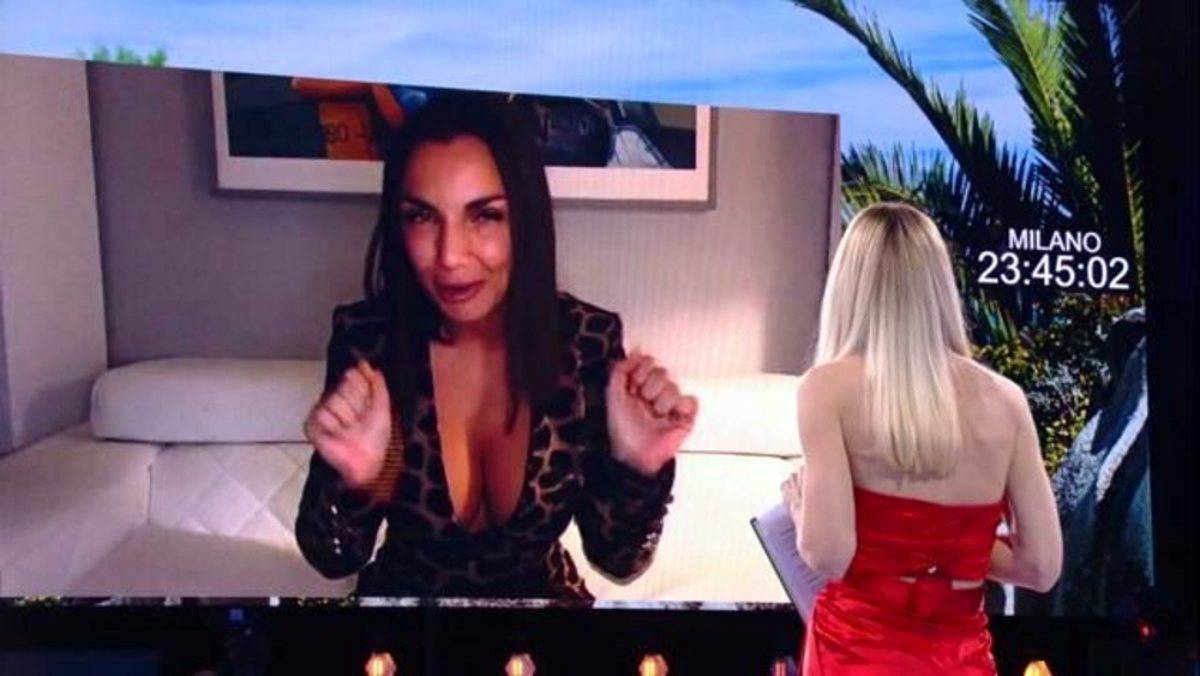 Elettra Lamborghini: la battuta in diretta su Elisa Isoardi stupisce tutti