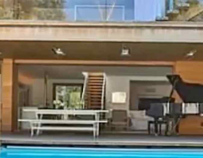 Pamela Anderson vende la sua villa: scopriamola insieme compreso il costo!