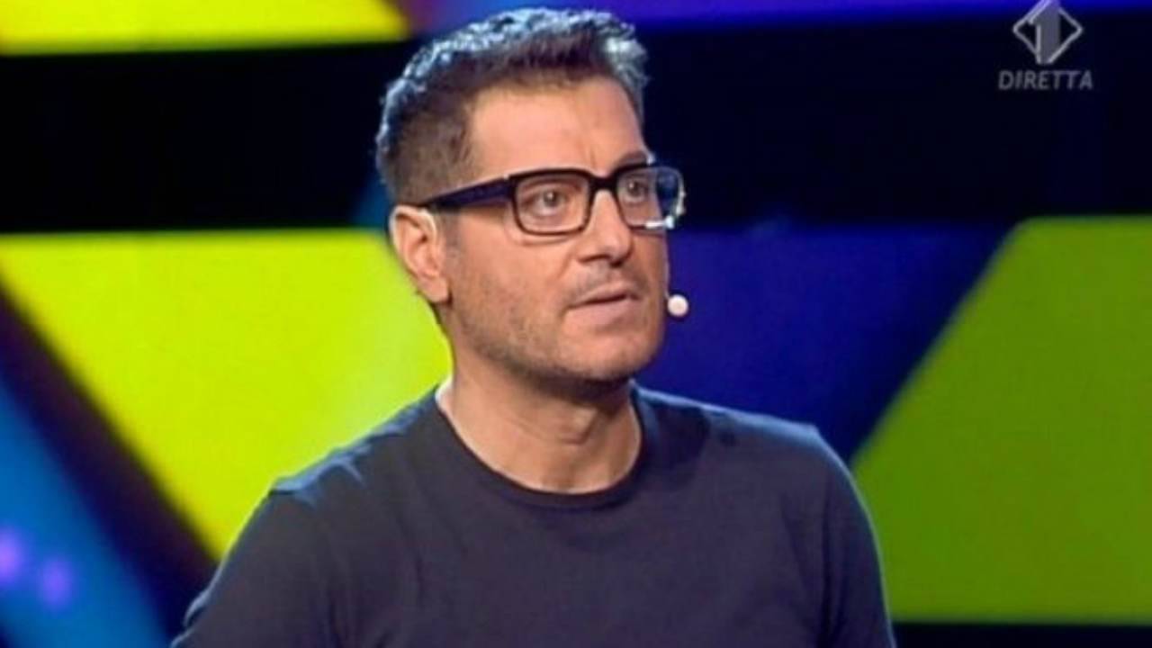 Domenica In: Enrico Papi in diretta dichiara "Non mi piacciono queste cose"