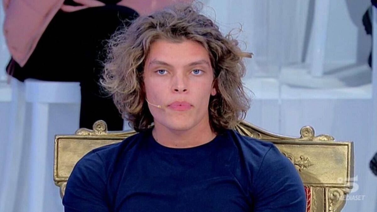 Uomini e Donne Anticipazioni: Massimiliano manda via una corteggiatrice