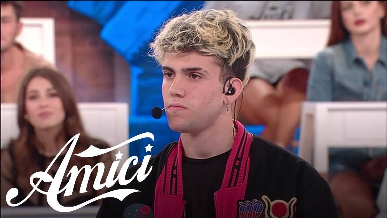 Amici 2021 Aka7even: cosa significa il suo nome, il coma, e Martina