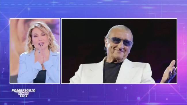 Barbara D'Urso gaffe incredibile: "Auguri a Little Tony" ma l'artista è morto