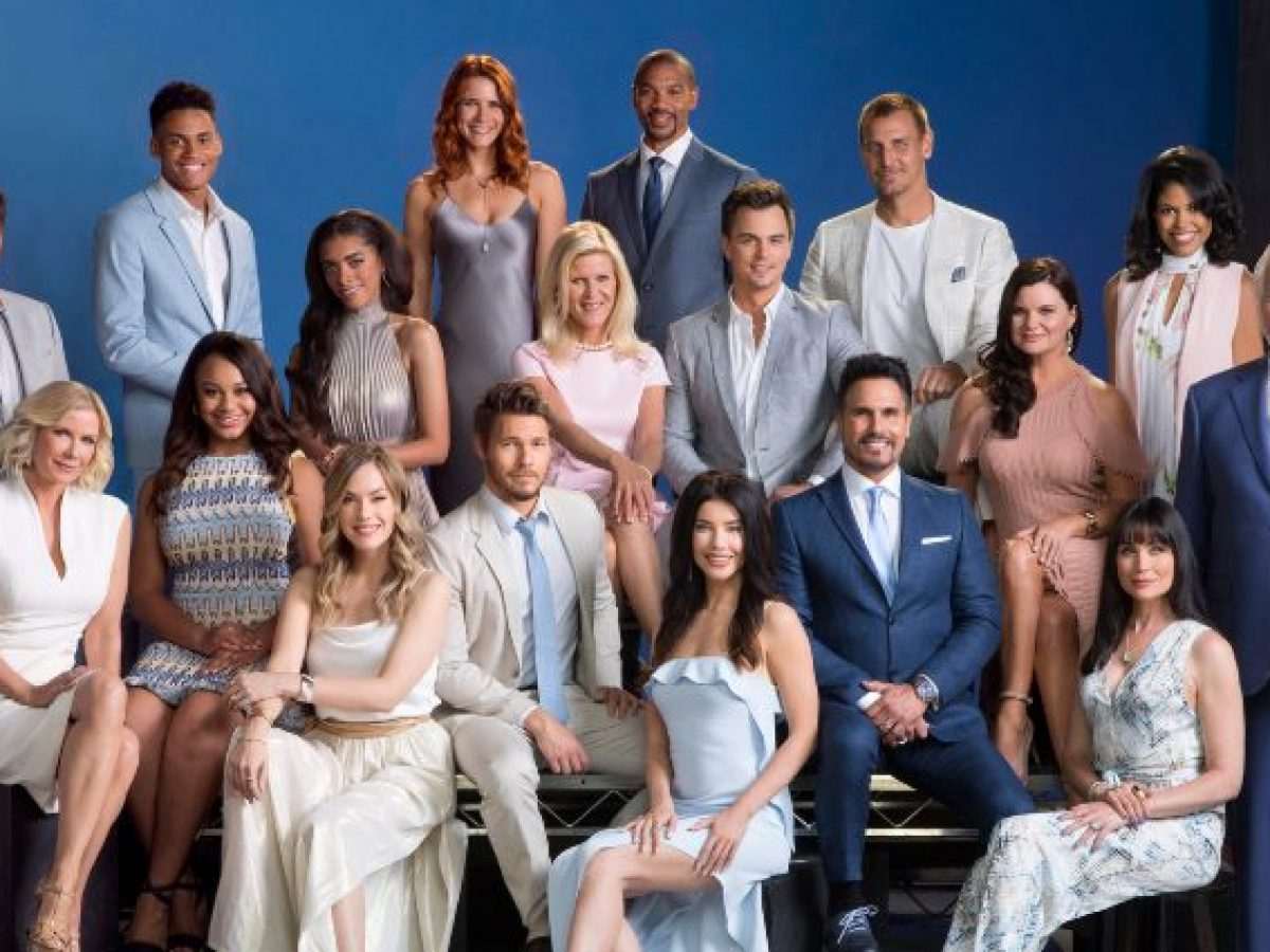 Beautiful anticipazioni dal 24 al 30 maggio: il bacio che nessuno si aspetta!