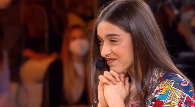 Giulia Stabile: viene attaccata ma la replica dopo Amici è perfetta!