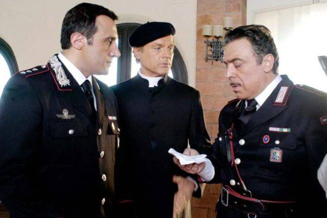 Don Matteo 13 shock: torna Flavio Insinna con il Capitano Anceschi?