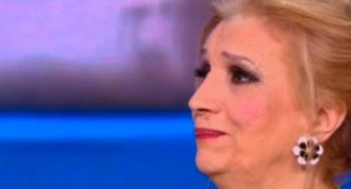 Iva Zanicchi abbandona l'isola: "Salto al pronto soccorso"-Cosa succede e come sta