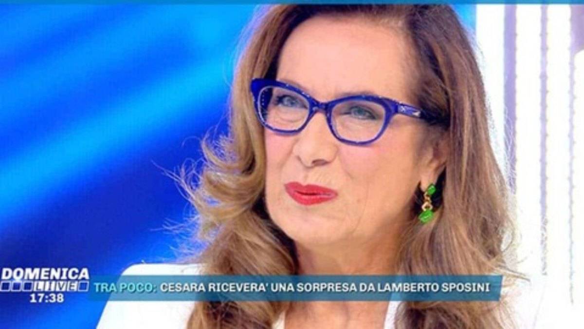 Cesara Buonamici risponde alla D'Urso: " Non parliamone dai..."