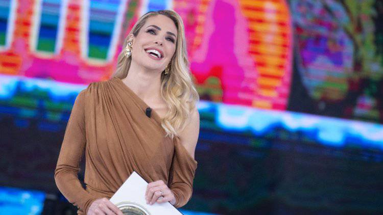 L'isola Dei Famosi Stasera Non Va In Onda