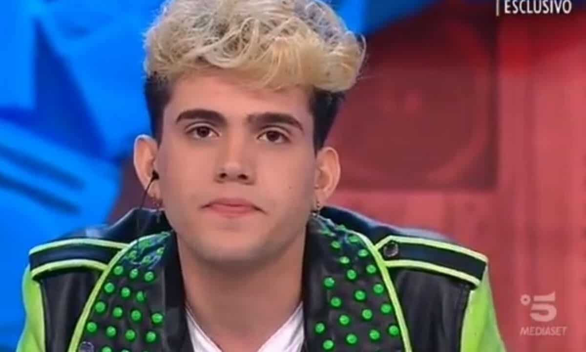 Amici Aka7even finale rompe silenzio prime parole