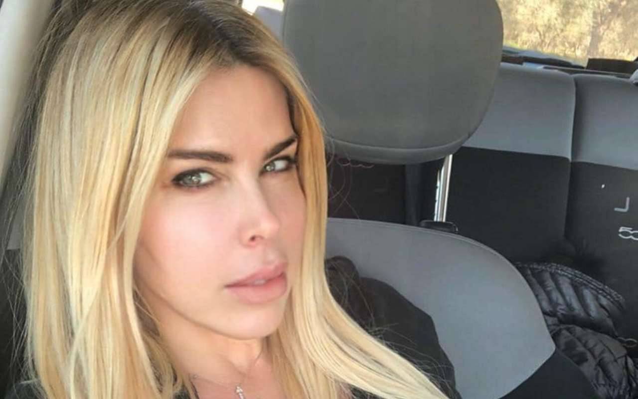 Loredana Lecciso è ingrassata: svelati quanti chili sono