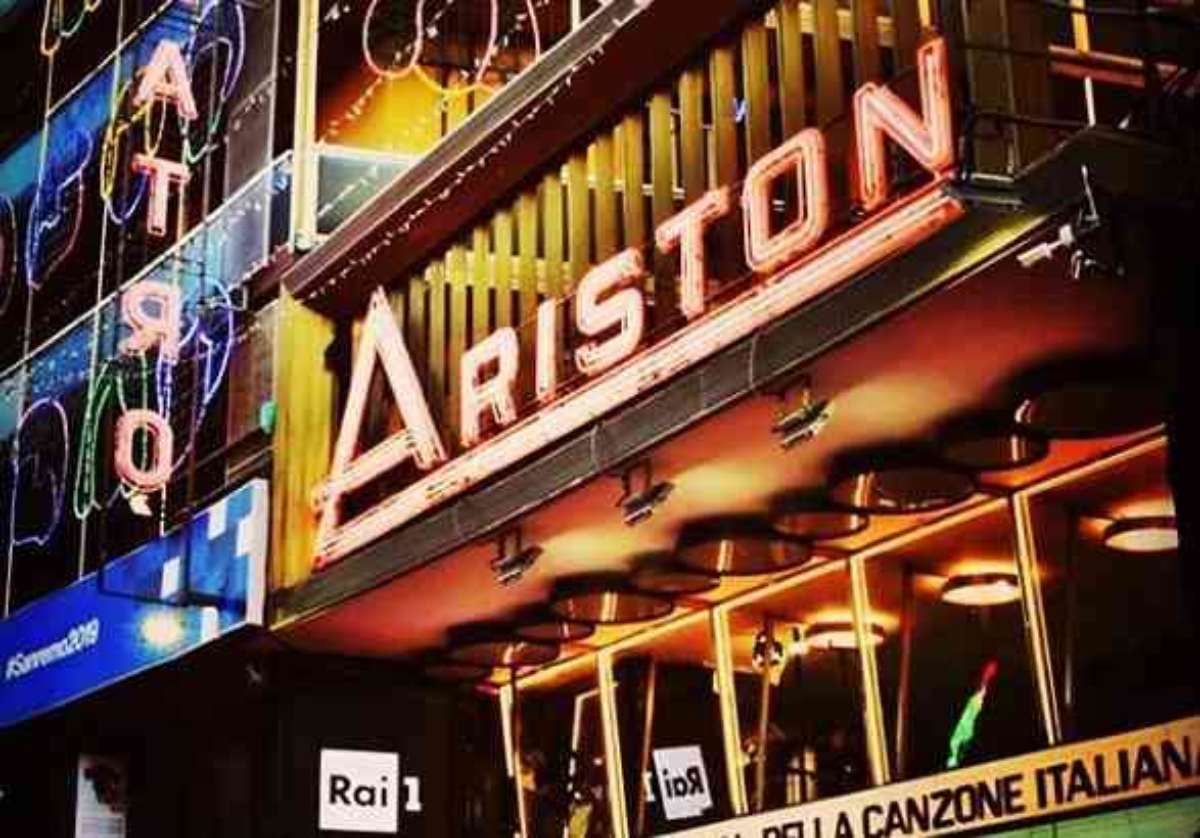 Sanremo 2022: colpo di scena alla conduzione? Cosa c'è di vero