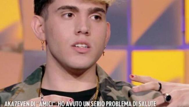 Amici: Aka7even confessione sulla casetta "Stavo male..."