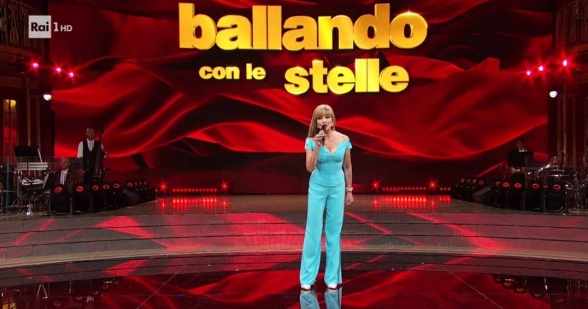 Ballando con le stelle: la drastica decisione di Milly Carlucci su di lui