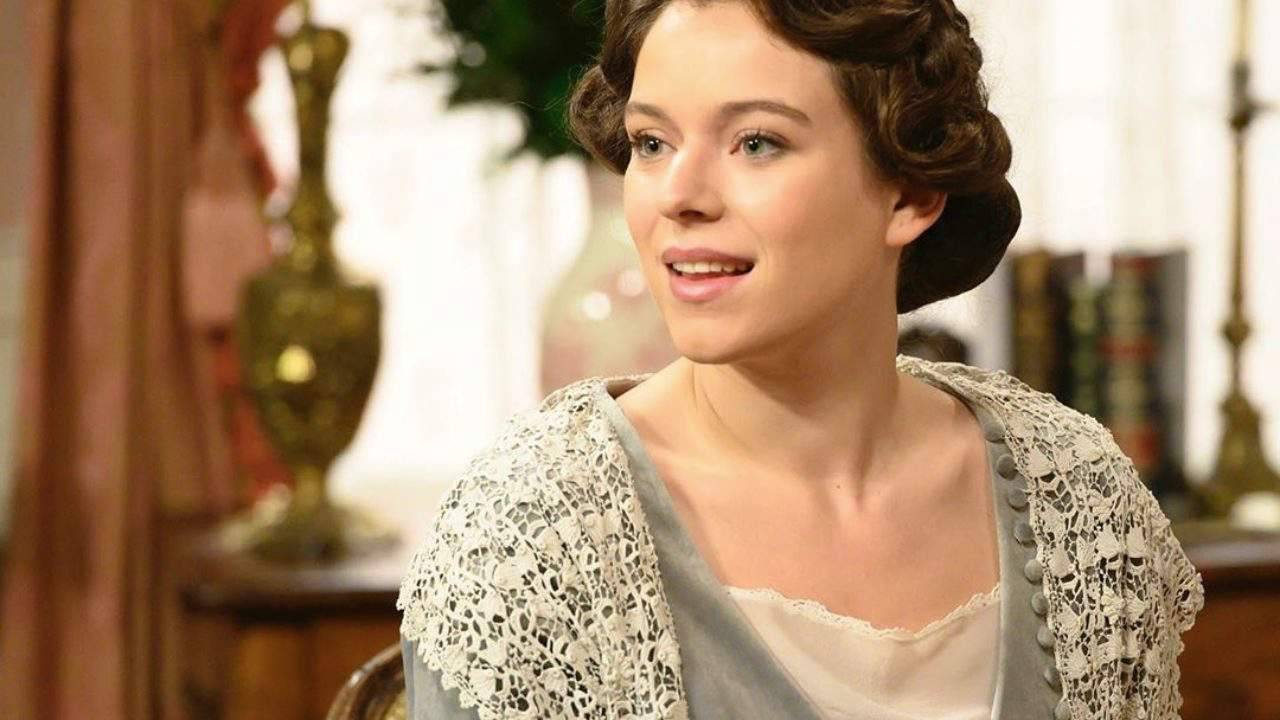 Una Vita anticipazioni: Genoveva si libera di Agustina, ma la nuova cameriera preoccupa