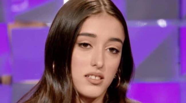 Giulia Stabile shock: "Ero scheletrica...mamma mi diceva dovremo fare le punture"