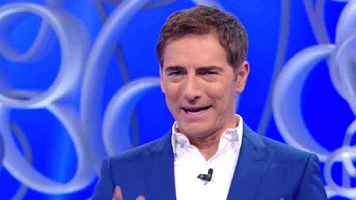Razione a Catena: Marco Liorni confessa il "peccato" che commette a Napoli