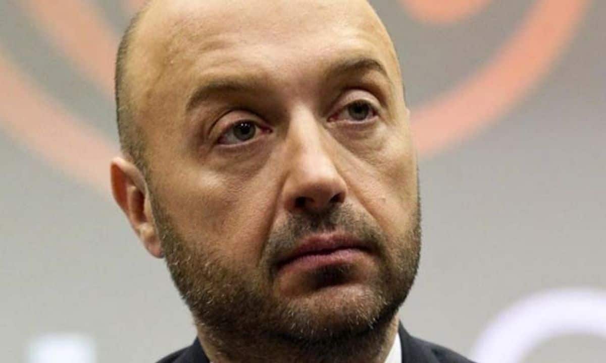 Joe Bastianich paura aereo volo passeggero atterraggio emergenza