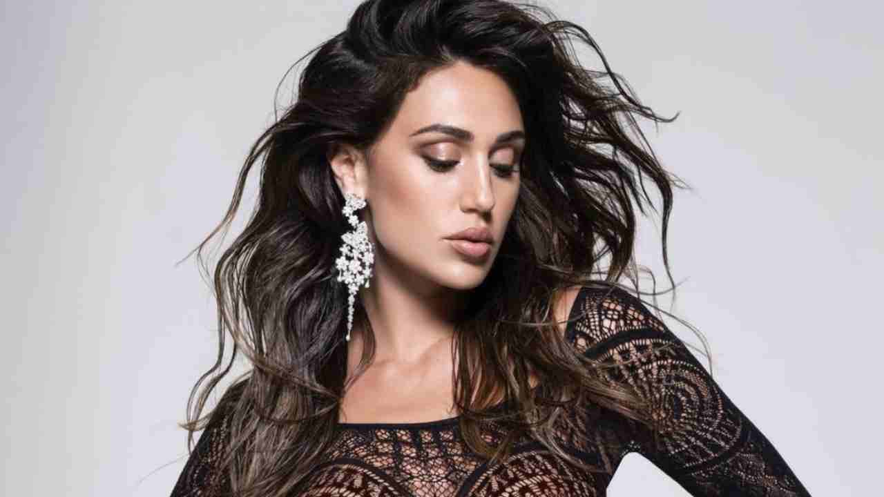 Cecilia Rodriguez incredibile: "Ullala che panorama"-FOTO