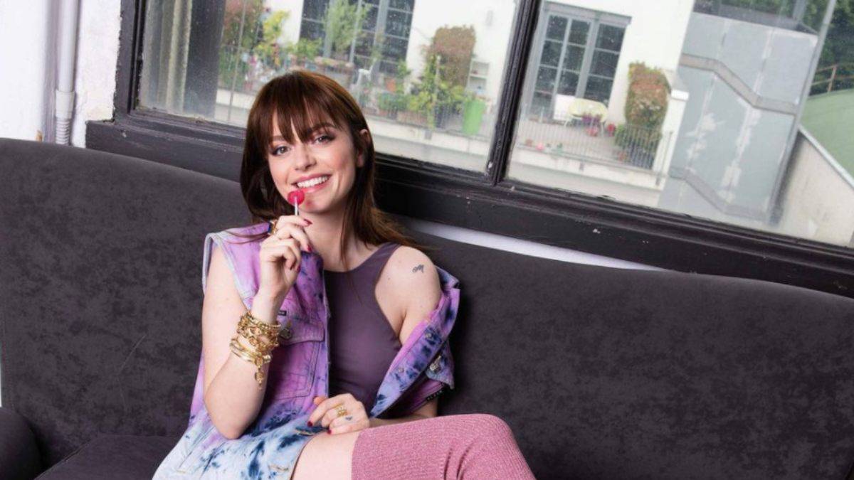 Annalisa: il vestito verde ed il vertiginoso spacco-FOTO