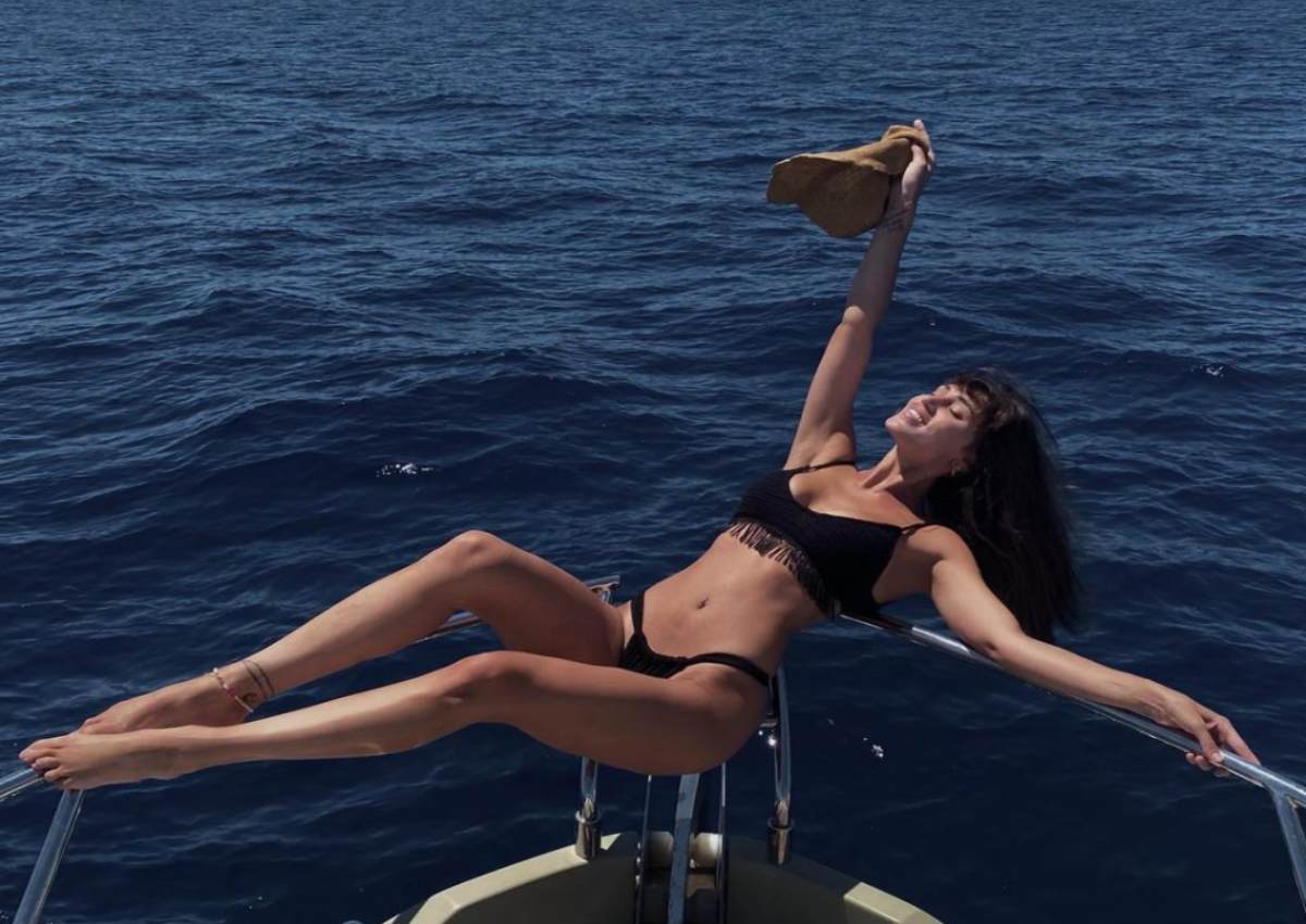 Cecilia Rodriguez: costume ridottissimo e "lato b" in primo piano-FOTO