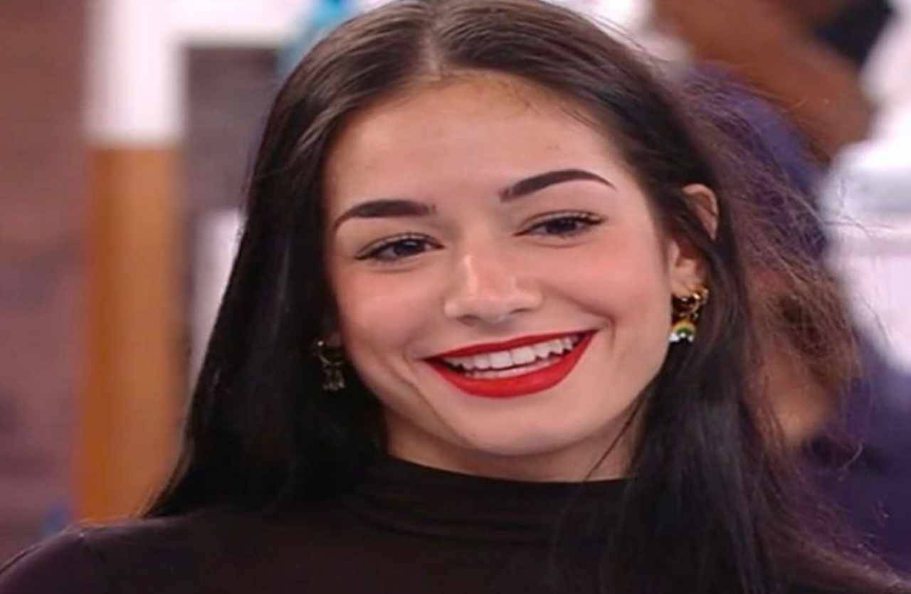 Amici: Rosa di Grazia con il noto ex tronista al mare, è nato un amore?