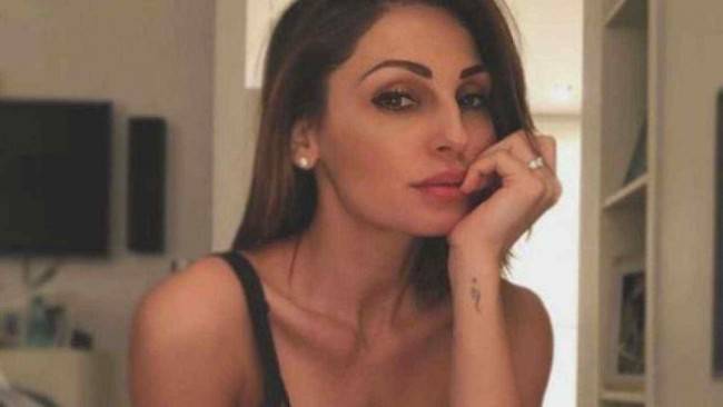 Anna Tatangelo e il dramma della prima volta: la storia di violenza