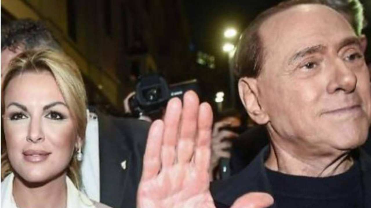 Pascale e Berlusconi on facebook