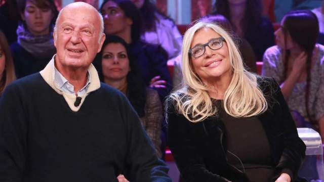 Mara Venier mostra il terrore sul marito Nicola: "Ho paura quando lo fa"