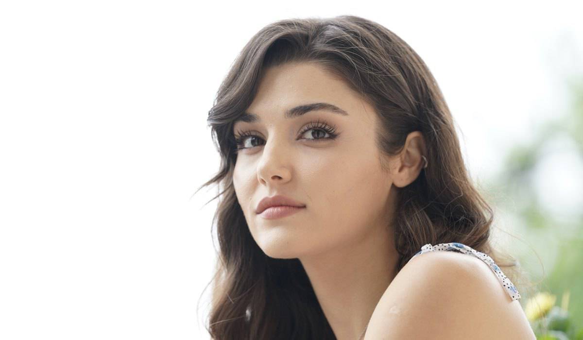 Love is in the air: Blanca commette un "reato" durante la festa